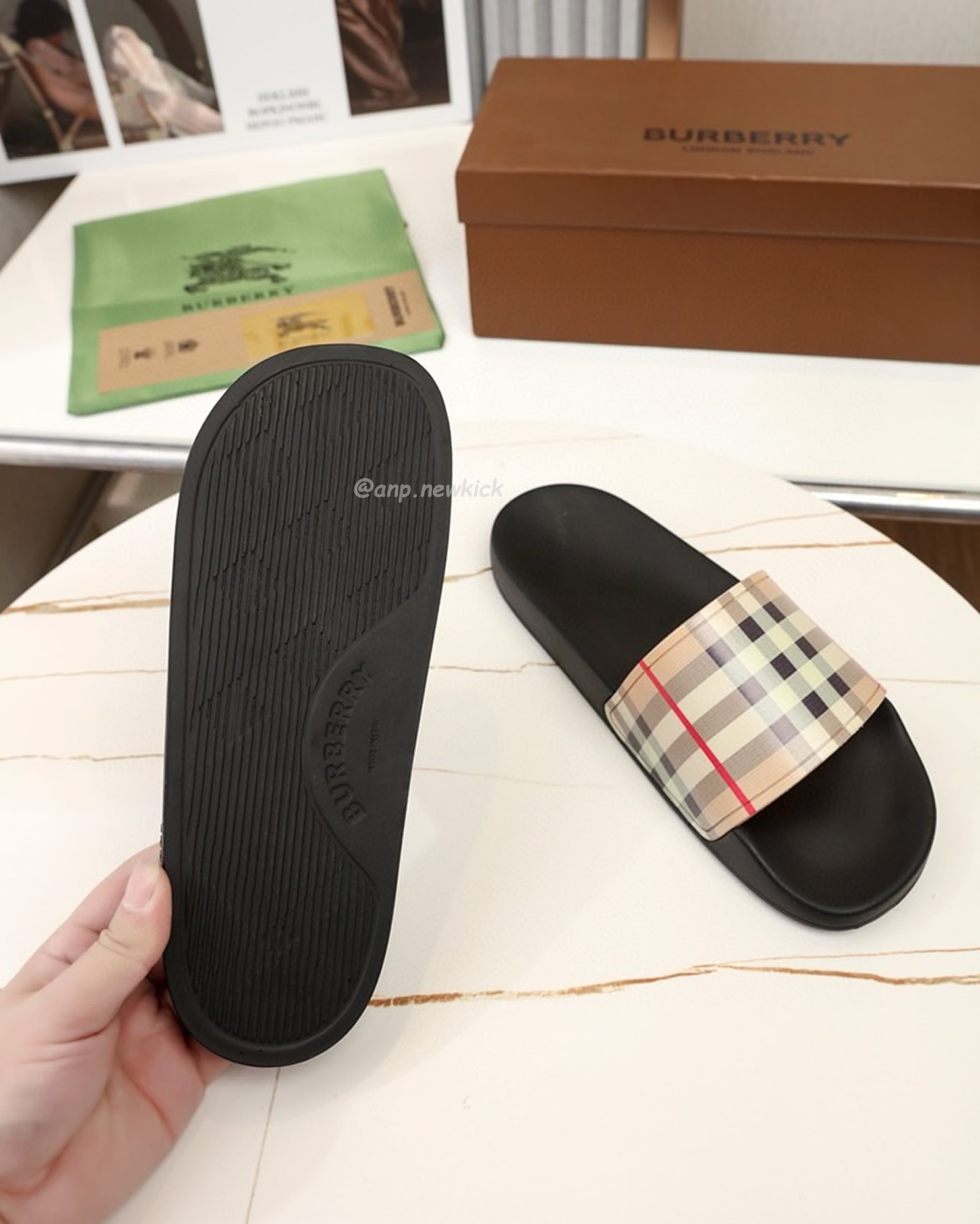 Burberry Vintage Check Slides Beige (6) - newkick.vip